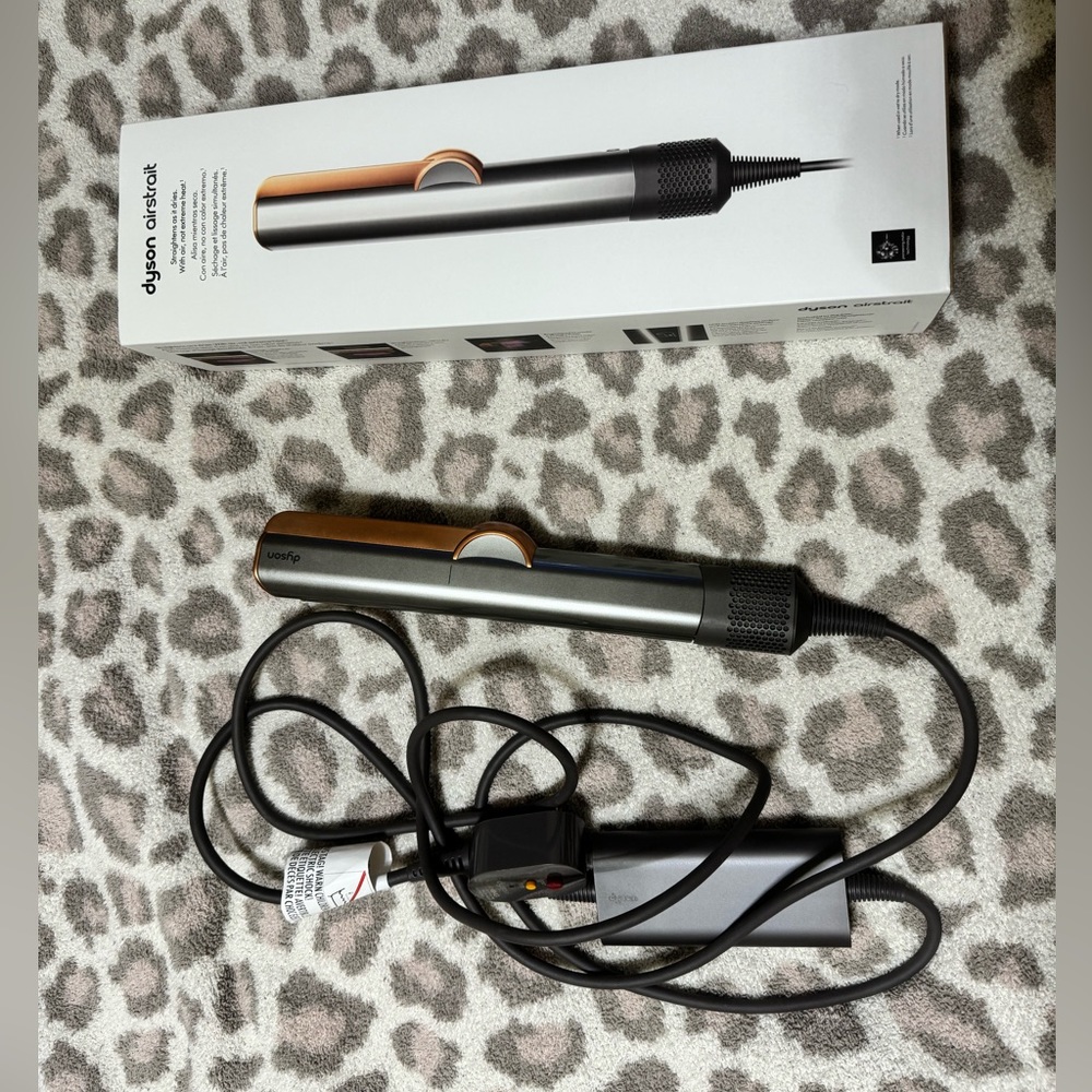 Dyson Airstrait